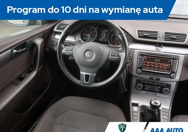 Volkswagen Passat cena 29000 przebieg: 310681, rok produkcji 2011 z Zdzieszowice małe 232